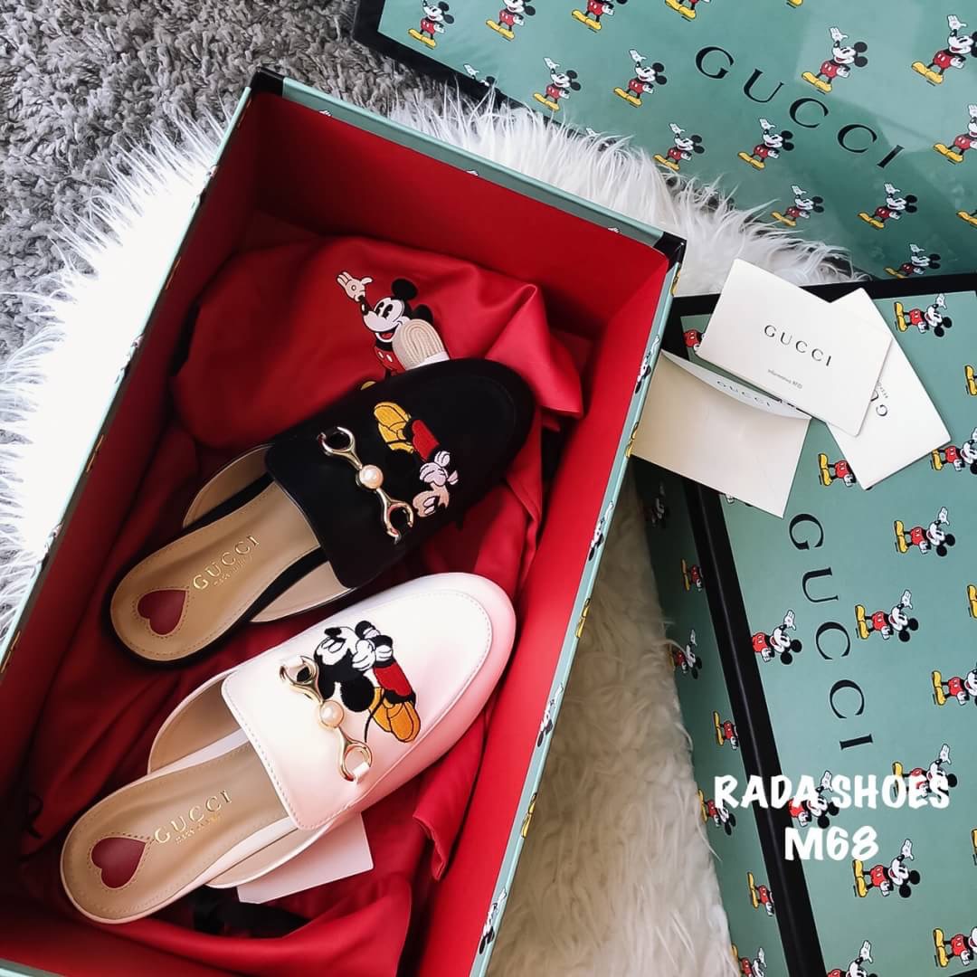 2020 New Shoes ... รองเท้าแตะหัวปิด พร้อมส่งรองเท้า ...รองเท้าแตะหัวปิดปัก มิกกี้เมาส์ ฮอตมาก ฮิตมาก ทรงสวย สุดคะ ชอบสั่งเลย มาไม่เยอะจ้า มีจำนวน จำกัด น้า