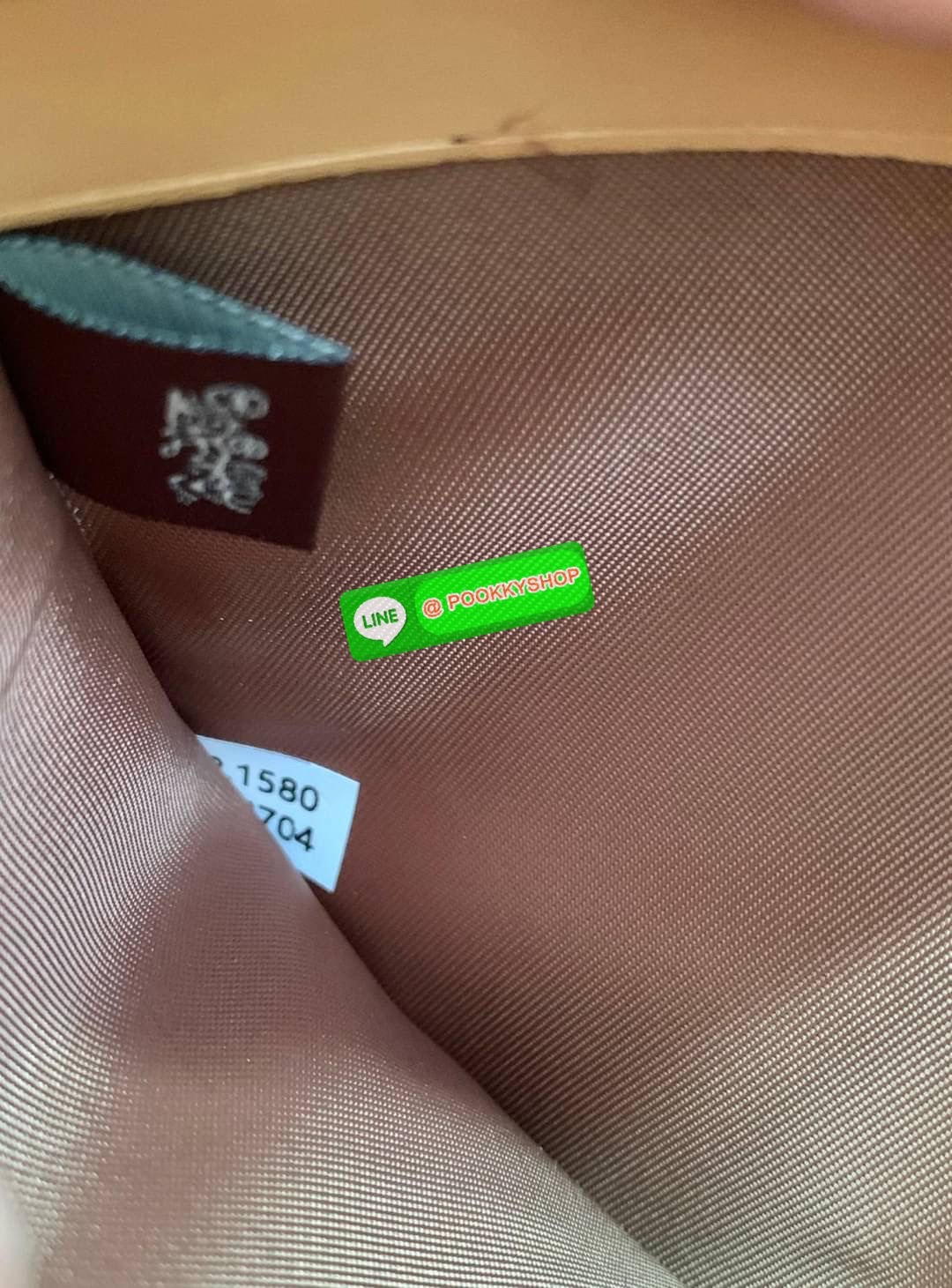 COACH SNAP WALLET ((8704//6941)) 🌍พร้อมส่ง ห้ามพลาด ก่อนหมดค่ะ! ✔️กระเป๋าเงินใบสั้น หนังแท้ แต่ละสีปริ้นลายได้สวยงาม แตกต่างกันไปค่ะ ✔️เปิด-ปิดกระเป๋าแบบกระดุม ภายในมีช่องใส่ธนบัตรตามยาว และช่องเสียบบัตร5ช่อง//มีช่องซิปแยกฝั่งห้อยด้ว