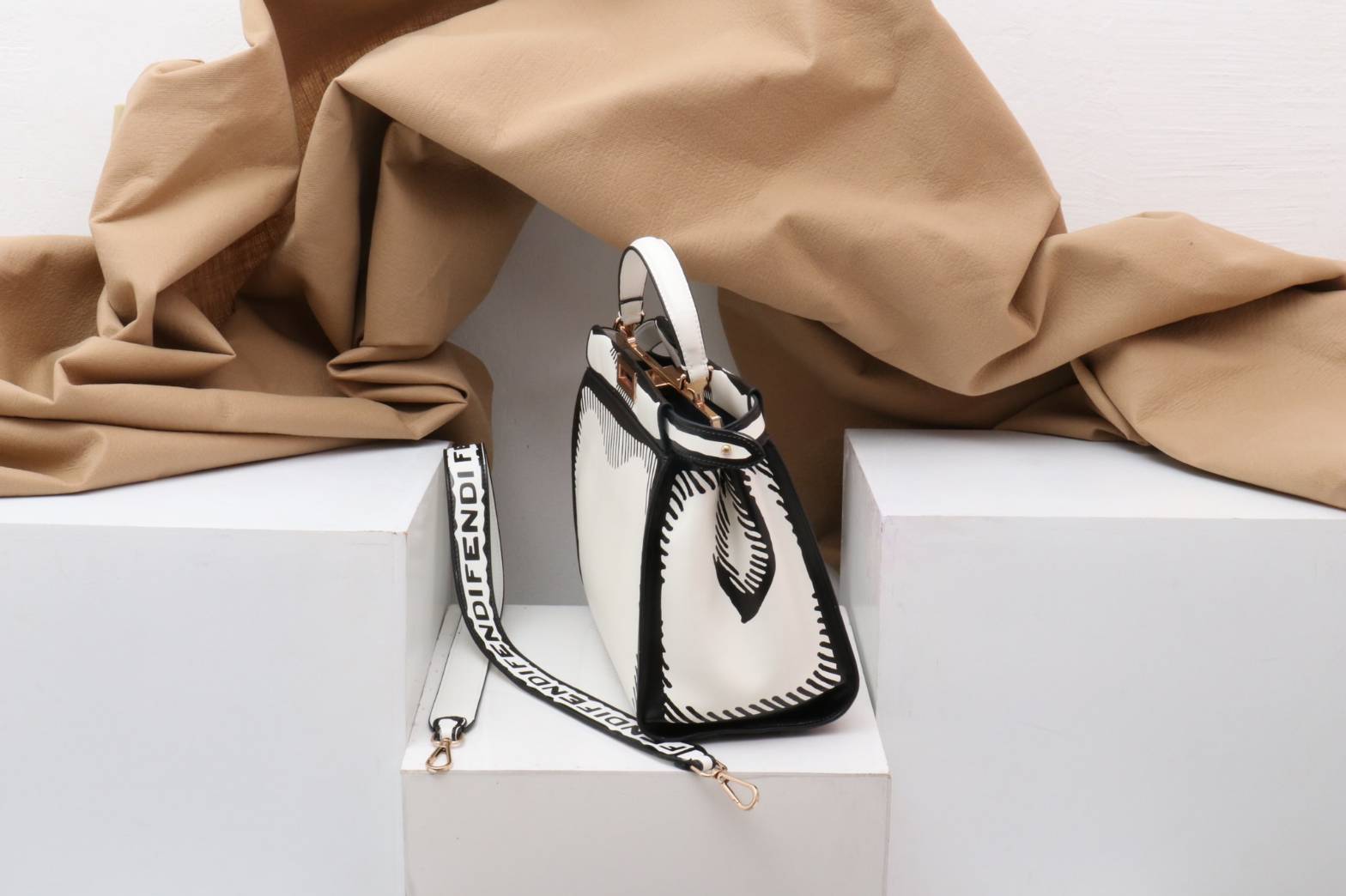 ด่วนค่ะ FF พิกาบู 4D เห็นแล้วร้องกรี๊ด สวยจริงๆงาน มาแรงมากรุ่นนี้ งานสกรีนลายคมชัดลึกแบบมีมิติ ถอดแบบออริจิ ใส่ใจทุกรายละเอียด คลุมลายเส้นได้เลิศมาก มีมาให้เลือก 2 size รับรองไม่ผิดหวัง