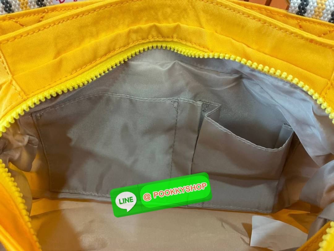 Kipling Damen Orelie Henkeltasche รุ่น K15257 กระเป๋าถือ/สะพาย Crossbody ขนาดกำลังดี หูกระเป๋ายาวสามารถคล้องบ่าได้ วัสดุpolymode100% ผ้ากันน้ำ กระเป๋ามีน้ำหนักเบา มีช่องซิป ด้านหน้า และ ด้านหลัง ภายในแบ่งเป็น 3 ช่องหลักใช้งาน ช่องซิปกลางแยกเป็นสัดส่วน จุข