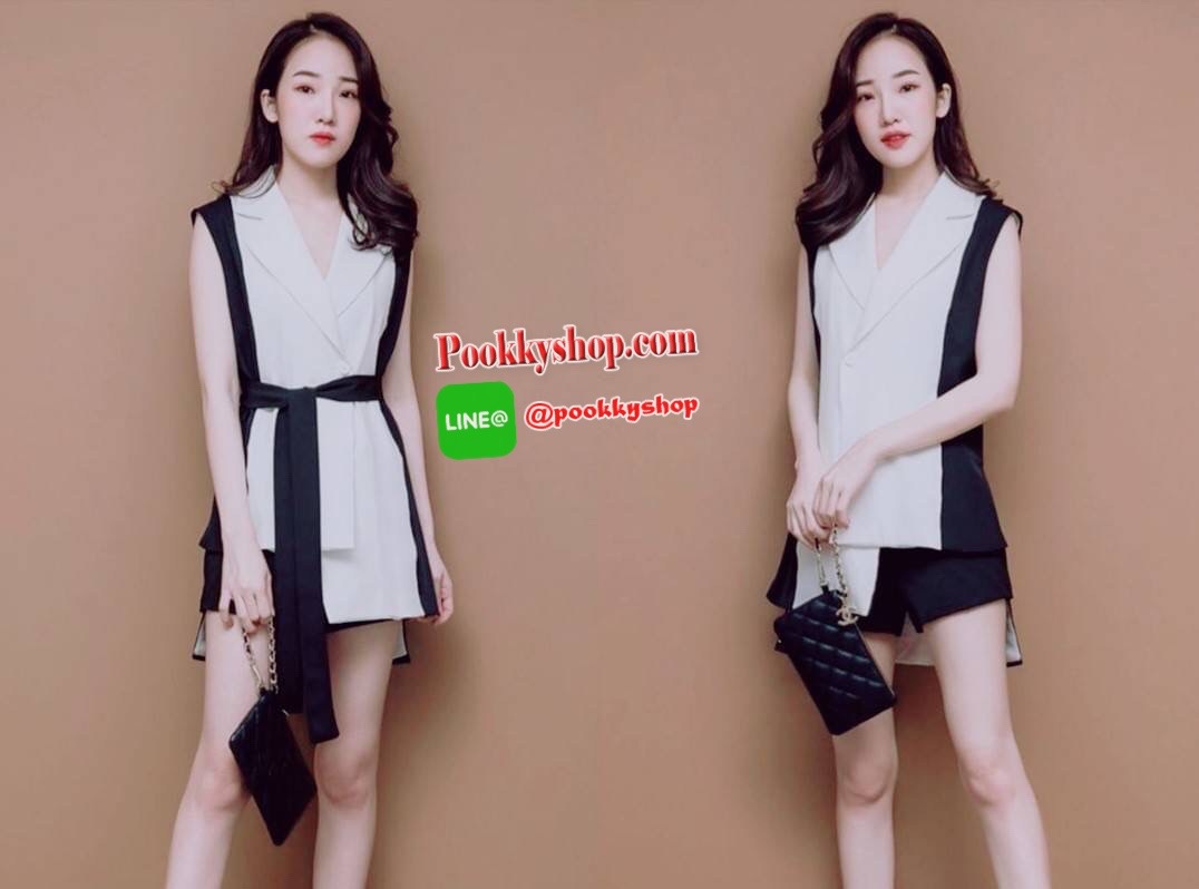 Don't Miss! Chanel Clutch Bag Gift With Purchase (GWP) กระเป๋าคล้องเเขนรุ่นใหม่พรีเมี่ยมกิ้ฟจาก Chanel Counter วัสดุหนังคาเวียร์สวยหรูเปิดปิดด้วยซิปสะดวกใช้ ห้อยอะไหล่โลโก้แบรนด์สีทองเพิ่มดีเทลเก๋ ภายในมีโลโก้ สามารถใส่กระเป๋าสตางค์ มือถือ iphone บัต