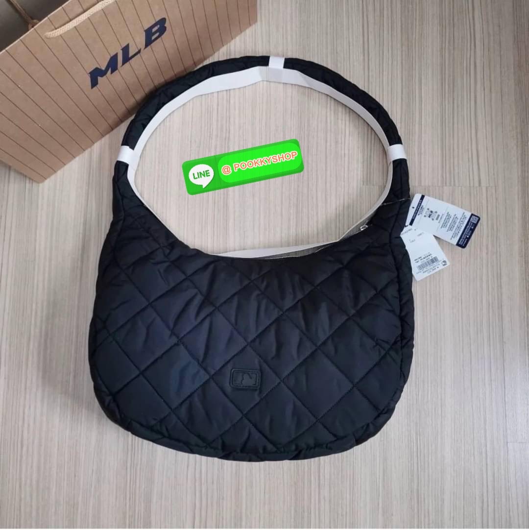 MLB กระเป๋าทรงhoboใบใหญ่ น้องเป็นรุ่นซอร์ฟนุ่มนิ่ม น่าใช้ ไอเทมสายสตรีท (สายปรับระดับไม่ได้นะคะ)