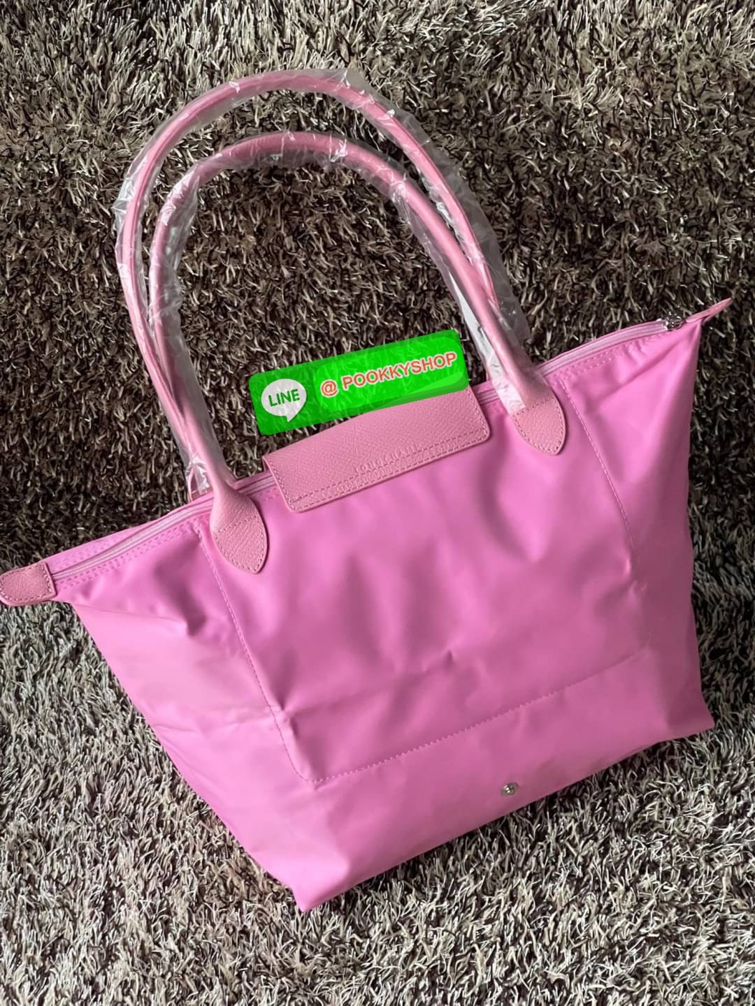 ð Longchamp x AndrÃĐ Le Pliage Large Shoulder Bag āļāļāļĨāđāļĨāļāļāļąāđāļāļŠāļļāļāļāļīāđāļĻāļĐāļāļēāļāļĨāļāļāļāļāļāļāđ âLongchamp & AndrÃĐâ āļāļĩāđāļĄāļĩāļĻāļīāļĨāļāļīāļāļāļĢāļēāļāļīāļāļĩāđāļāļ·āđāļāļāļąāļ āļāļąāļāđāļāļĢ āļāļēāđāļĢāļ§āļē (Mr. AndrÃĐ Saraiva) āđāļāđāļēāļāļāļāļāļēāđāļĢāļāđāļāļāļĢāđāļāļēāļĢāđāļāļđāļāļŠāļļāļāļĢāđāļēāđāļĢāļīāļāļāļĒāđāļēāļ âāļĄāļīāļŠāđāļāļāļĢāđāđāļ (Mr. A)â āļĄāļēāļĢāđāļ§āļĄāļāļāļāđāļāļāļāļĢāļ°āđāļāđāļēāļāļāļĨāđāļĨāļāļ