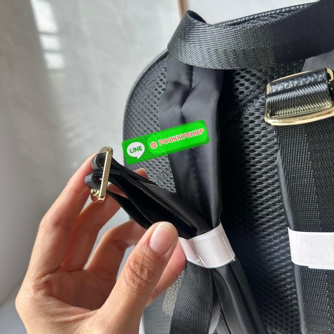 Coach Court Backpack In Signature Canvas 🔖กระเป๋าเป้สะพายหลัง ขนาดกำลังดี สะพายได้ทุกโอกาส 🔖วัสดุ : หนังแคนวาส ตัดหนังแท้ 🔖เปิด-ปิดแบบซิป ด้านในมีกระเป๋าซิปและกระเป๋าอเนกประสงค์ ปิดด้วยซิปคู่ มีซับในผ้า มีช่องซิปด้านนอก 🔖สา