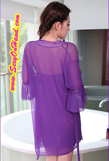 ชุดคลุม เซ็ท ชุดนอนสายเดี่ยว แต่งระบายเนื้อผ้าซีทรู สีม่วง ผ้าเกรดพรีเมี่ยม ทิ้งตัว สวยหรู มีน้ำหนัก ในเซ็ทประกอบด้วย :ชุดคลุมตัวนอก +สายเดี่ยว +G-string