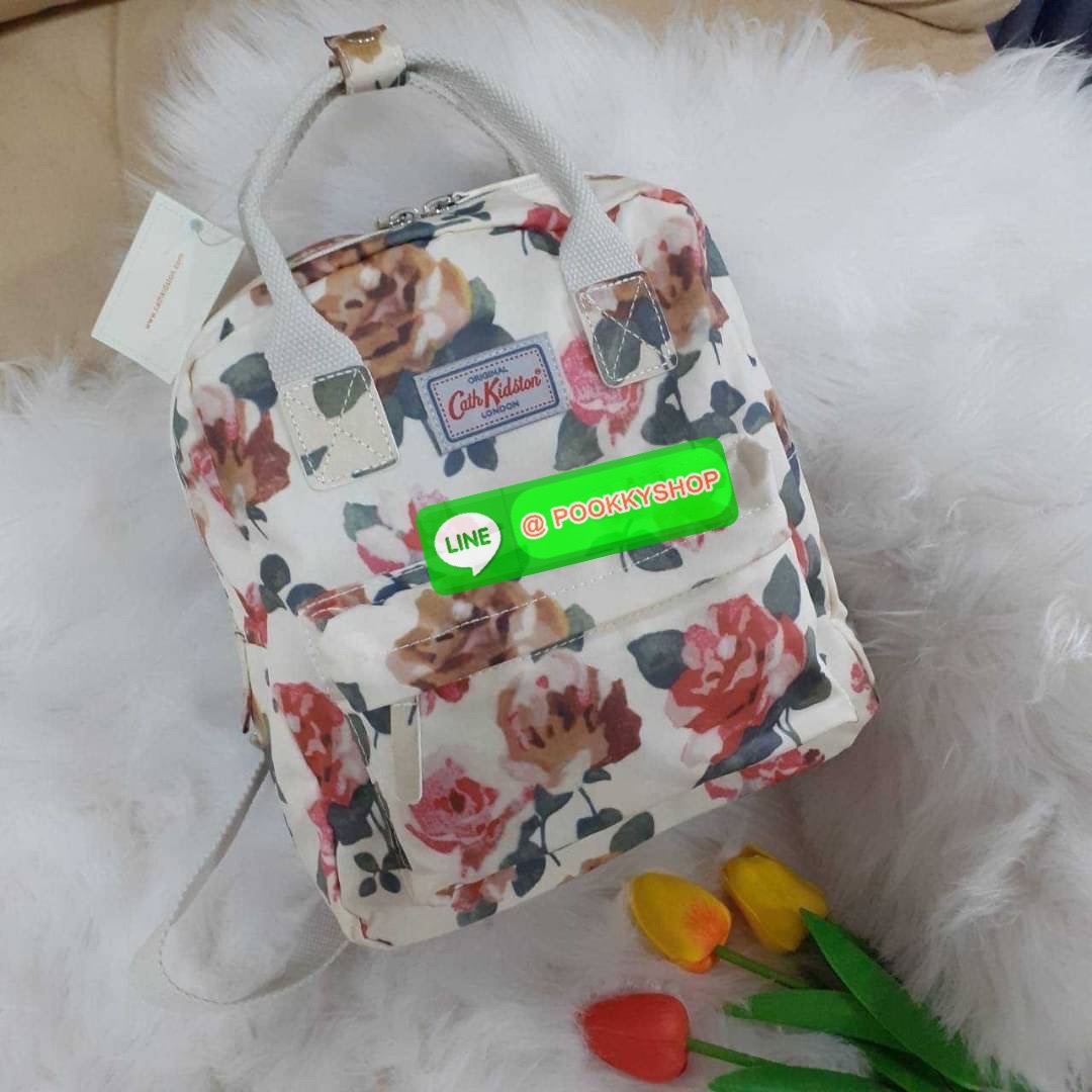 Best Seller !! Cath Kidston Multi Strap Backpack กระเป๋าสะพายเป้รุ่นมินิ แบรนด์ดังสไตล์วินเทจสุดฮิต วัสดุ Canvas เคลือบกันน้ำสามารถเช็ดทำความสะอาดได้ เปิดปิดด้วยซิปสะดวกใช้ ด้านหน้าประดับโลโก้แบรนด์ พร้อมช่องซิปด้านนอกใส่กระเป๋าสตางค์ มือถือได้ ด้านในมีช่