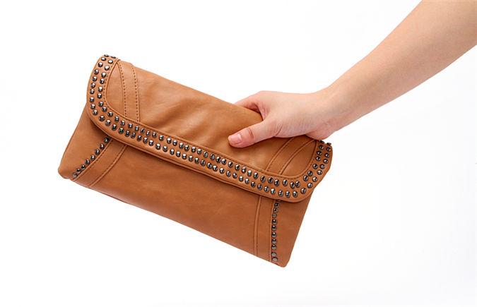 กระเป๋า Clutch มือ TONI BIANCO แบรนด์สุดหรูออสเตรเลีย สีน้ำตาล หนังหรูสุดนุ่ม สายโซ่ ถอดใส่ได้คะ