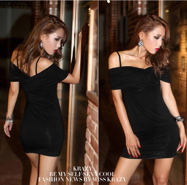 เกาะอกเข้ารูป เดรสสั้นแต่งสายสีดำ สวมใส่ได้หลายแบบเก๋ๆ แบบสวย เปรี้ยวปนคลาสสิค เนื้อผ้ายืดเกรดเอ สวมใส่สบายคะ + G string เข้าชุด ขนาด Free Size