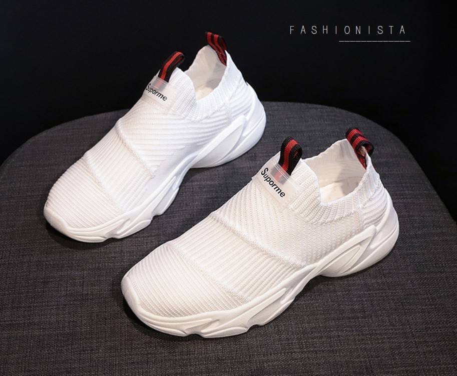 รองเท้าสลิปออนนุ่มๆเพื่อสุขภาพ ทรงสปอร์ต แฟชั่นมาแรง ไม่อยากให้พลาดเลยสำหรับรุ่นนี้ !! วัสดุผ้าทอเนื้อหนานุ่มขึ้นทรง ใส่สบาย กระชับ ยืดหยุ่นมากๆ ดีไซน์สวยเก๋ พื้นยาง 1.5 นิ้ว เดินสบายไม่เมื่อยเท้า ทรงอูมไม่บีบอัดหน้าเท้า ใครได้ใส่ต้องหลงรักแน่นอน คู่เดียว