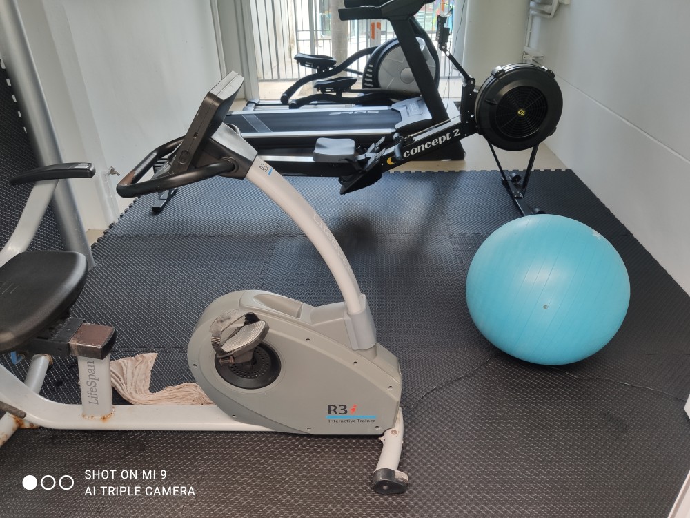 แผ่นยางปูพื้น แบบจิ๊กซอ ขนาด 1 x 1 เมตร หนา 15 มม.