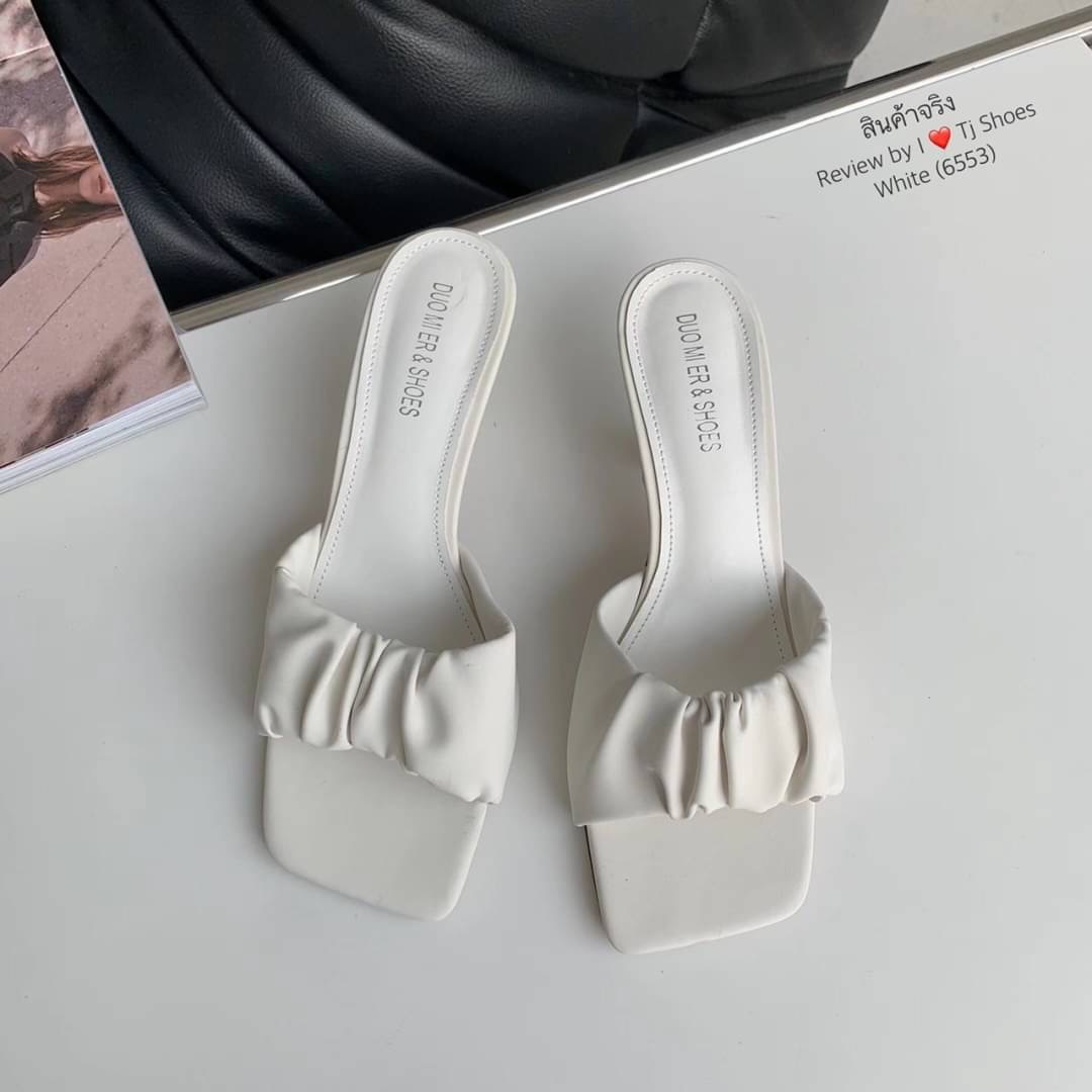 !!! พร้อมส่งรองเท้านำเข้าที่สวยเกร๋ขายดีสุดๆ !!! หนังรุ่นนี้นิ่มมากสวยมาก สวมใส่ง่าย เรียบหรูดูดี ใส่ได้เรื่อยๆ ไม่ตกเทรนด์ แมทกับชุดอะไรก้ดูเก๋ดูแพงมาก ควรมีไว้เป็นคู่โปรด ของจริงงานดีมากสวยมาก ตรงปกแน่นอน เพราะรูปถ่ายจากสินค้าจริง เป็นรุ่นที่แนะนำ รีบสั