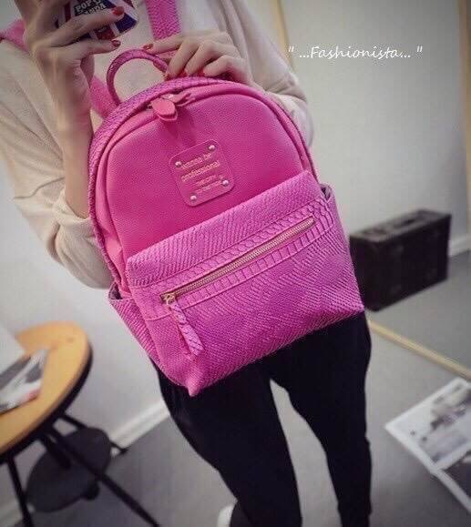 รุ่นนี้ถามกันมาเยอะ จัดมาเพิ่มให้อีกรอบ งานลายนูน 3มิติ ไม่ใช่สกรีนลาย พร้อมส่งครบสีเลยค่ะ!! HOT ITEM KOREA BACKPACK พร้อมส่งจ้าา แบบขายดี คุณภาพเริ่ด กระเป๋าเป้แบ็คหนัง pu เน้นจุดเด่นที่ตัวหนังที่ผสมผสานเนื้อแมทสีพื้นตัดต่อหนังลายงูนูนมีมิติสวยลงตัวมาก ว