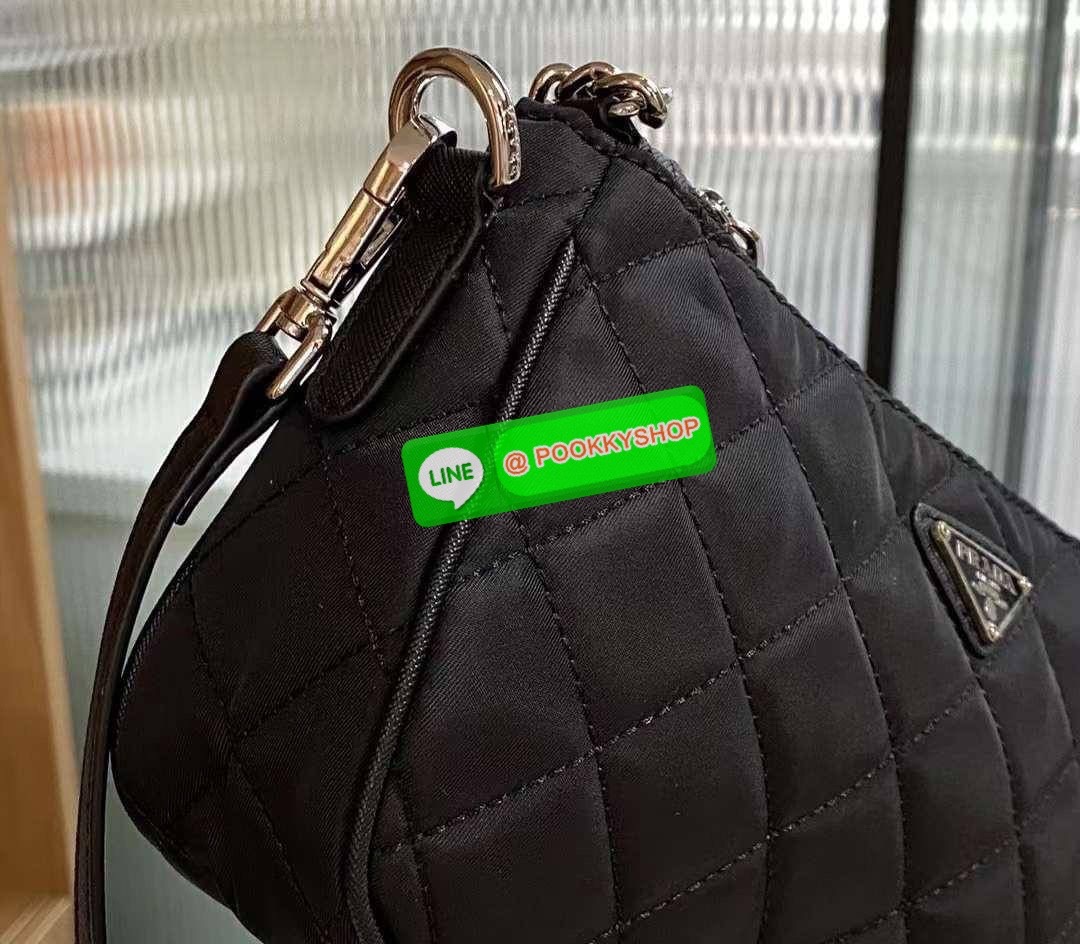 New Arrivals!!! PRADA BAG VIP GIFT WITH PURCHASE (GWP) พรีเมี่ยมกิ๊ฟสุดหรู จากแบรนด์PRADA วัสดุNylon กันน้ำ ขนาดกำลังดี อะไหล่เงิน ด้านในโล่งมี1ช่องซิป สายยาวถอดสายได้ ปรับระดับได้ น้ำหนักเบา มาพร้อมถุงผ้าและกล่องแบรนด์สุดหรู ไม่ควรพลาดเลยค่า