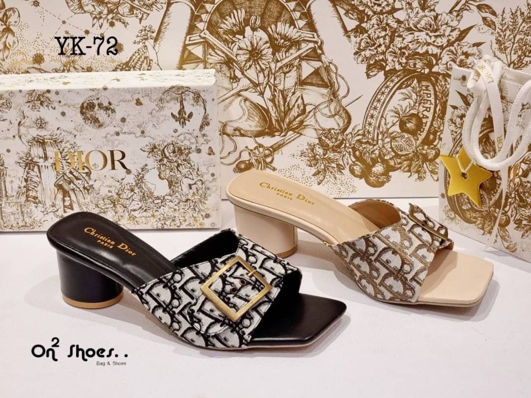 New รองเท้าส้นสูง Dior ดีไซน์ส้นกลมน่ารัก ด้านหน้าเป็นทรงเข็มขัดลายDior ส้นสูง2.5" กำลังดีใส่เดินง่ายค่ะมี 2 สี