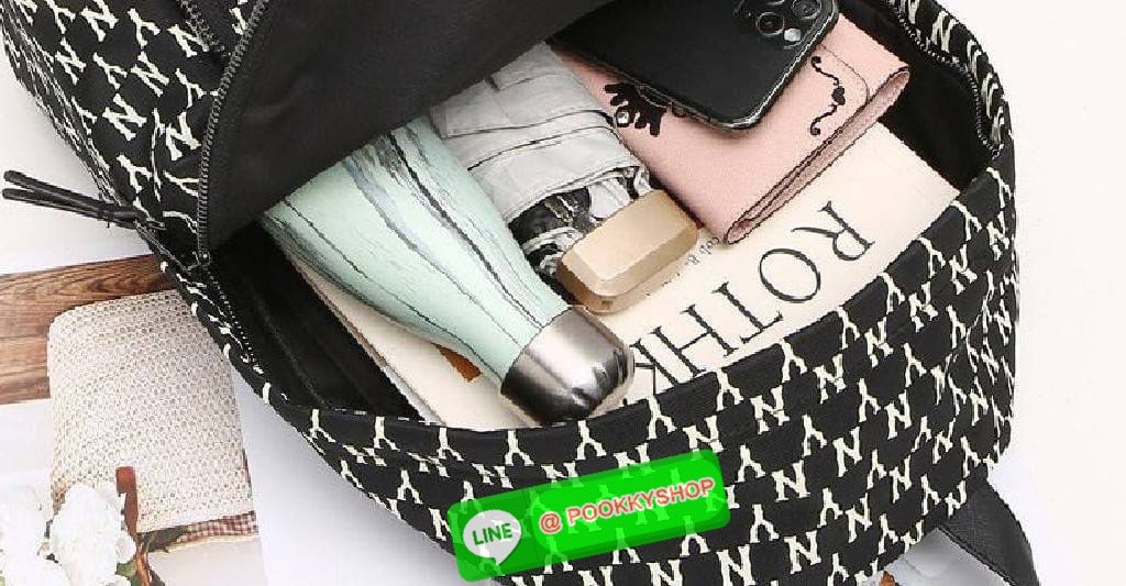 MLB เป้ใบใหญ่จุของได้เยอะมาก เหมาะสำหรับสะพายเดินทางไปเที่ยว หรือสะพายไปเรียนได้นะคะ สามารถใส่ iPad ได้