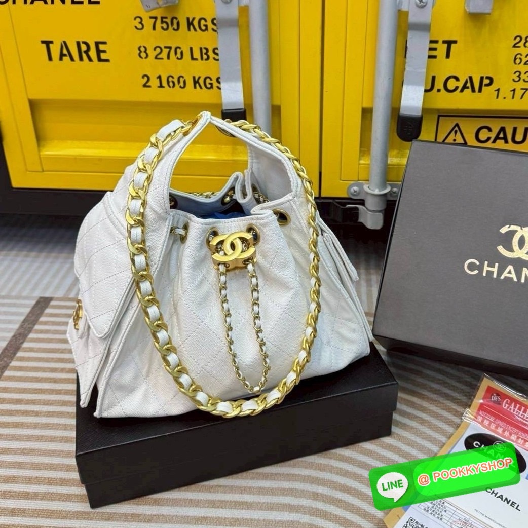 🕊️ พร้อมส่ง | CHANEL 25 Small Handbag กระเป๋าสะพายทรงโฮโบ คอลใหม่ล่าสุด ต้อนรับฤดูกาล SPRING-SUMMER 2025 รูปทรงใช้งานได้จริง จุของได้ ถือเก๋ๆ เอวี่เดย์ลุค บอกเลยว่าดีไซน์เก๋มาก สาวๆ เตรียมพุ่งตัวก่อนใครได้เลย ราคาสุดคุ้มที่นี่ที่เดียวค่า