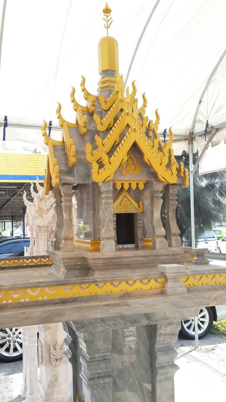 ศาลพระภูมิทรงปราสาท ขนาด ฐานกว้าง 126ซม ยาว 126ซม สูง 295 เซนติเมตร