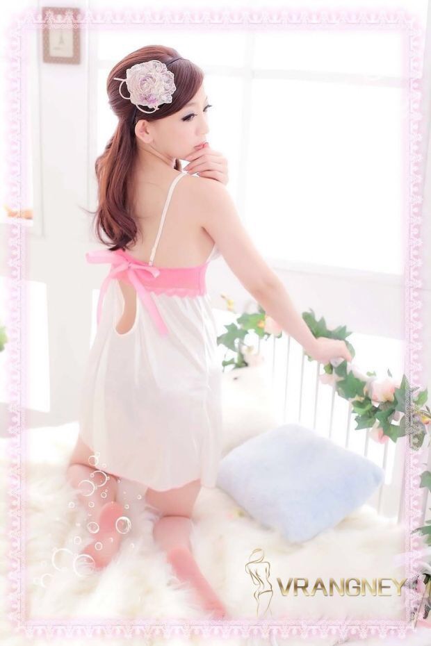 ชุดนอนเซ็กซี่ ขุดนอนสายเดี่ยว สีขาว แต่งลูกชมพู สวยหวานมากๆคะ Free size