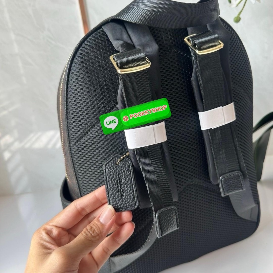 Coach Court Backpack In Signature Canvas 🔖กระเป๋าเป้สะพายหลัง ขนาดกำลังดี สะพายได้ทุกโอกาส 🔖วัสดุ : หนังแคนวาส ตัดหนังแท้ 🔖เปิด-ปิดแบบซิป ด้านในมีกระเป๋าซิปและกระเป๋าอเนกประสงค์ ปิดด้วยซิปคู่ มีซับในผ้า มีช่องซิปด้านนอก 🔖สา