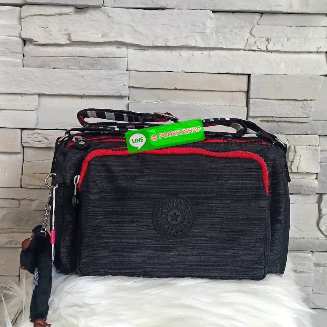 KIPLING RETH CROSSBODY BAG ซับในตาราง วัสดุ Nylon +polyester กระเป๋าสะพายข้างหรือ สะพาย Crossbody ได้ ช่องหน้าเปิด-ปิด ด้วยซิป พร้อมช่องแยกบ่อยด้านข้าง ช่องหลัก 2 ช่อง ด้านในโล่งกว้าง สามารถจุสัมภาระได้เยอะ พร้อมช่องซิปหลัง สายสะพายปรับระดับสั้น-ยาว ได้ f