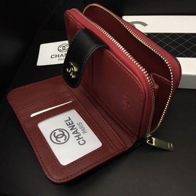 กระเป๋าสตางค์ ซิปรอบ ใบกลาง หนังคาเวียร์อะไหล่ทอง อะไหล่เงิน พร้อมส่ง งานเกรดพรีเมี่ยมปั้มทุกจุด ติดโลโก้ปั้ม ด้านในหลายช่อง ใส่นามบัตร ใส่รูปใส่เเบงค์ งานสวย เนี๊ยบสุด พร้อมกล่องเเบรนด์สีดำเรียบหรู