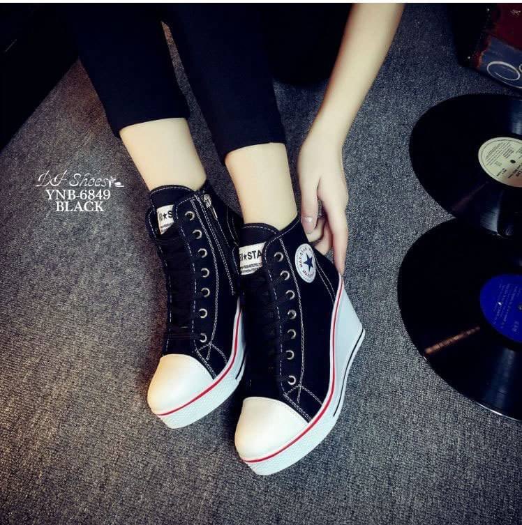 แบบใหม่พร้อมส่ง รองเท้าผ้าใบหุ้มข้อนำเข้าเสริมส้น Style Converse วัสดุผ้าแคนวาส ส้นPU มีซิปด้านข้างใส่ง่าย ทรงสวยฮิตขนาดนี้ รีบจองกันนะคะสาวๆ