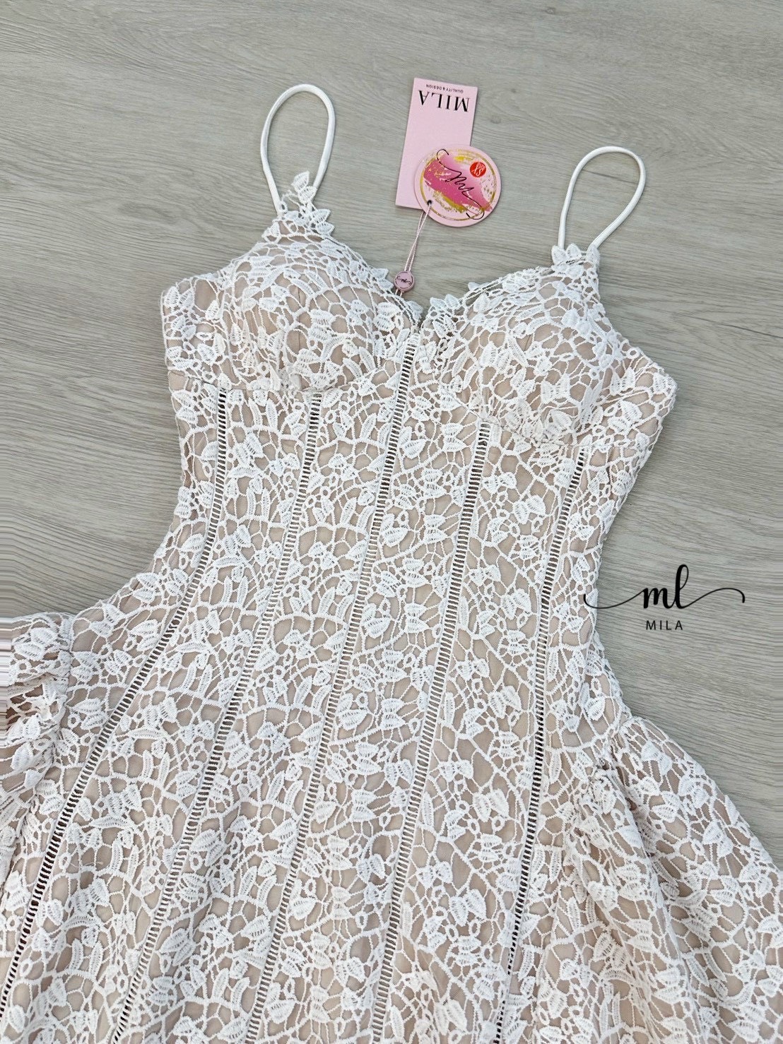 เดรสแฟชั่น เดรสลูกไม้ตัวนี้คือความเจ้าหญิงสุดดด! ใส่แล้วสวยละมุนขั้นสุด