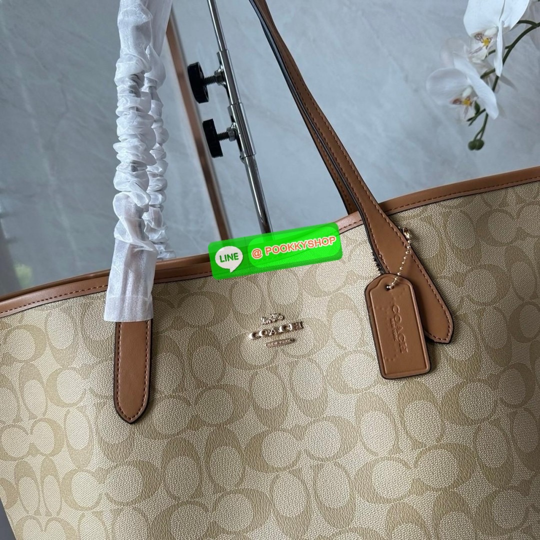 COACH CITY TOTE IN SIGNATURE CANVAS (5696) ðāļāļĢāļ°āđāļāđāļēāļāļĢāļāļāđāļāļāļāļīāđāļāđāļāđāļŦāļāđ āđāļŦāļĄāļēāļ°āļāļąāļāļŠāļēāļ§āđāļŠāļēāļĒāđāļāļāļāļ°āļŠāļąāļĄāļ āļēāļĢāļ°āđāļĒāļāļ° ðāļ§āļąāļŠāļāļļ: āļŦāļāļąāļāđāļāļāļ§āļēāļŠāļāļąāļāļāļāļāļŦāļāļąāļāđāļāđ ðāđāļāļīāļ-āļāļīāļāļāđāļ§āļĒāļāļĢāļ°āļāļļāļĄāđāļāđāļ āļāđāļēāļāđāļāđāļĨāđāļ āđāļŠāđāļāļāļāđāļāđāđāļĒāļāļ° āļĄāļĩāļāđāļāļāļāļīāļ 1 āļāđāļāļ āļŠāļēāļĄāļēāļĢāļāđāļŠāđ iPad āđāļāđāļāļļāļāļĢāļļāđāļ
