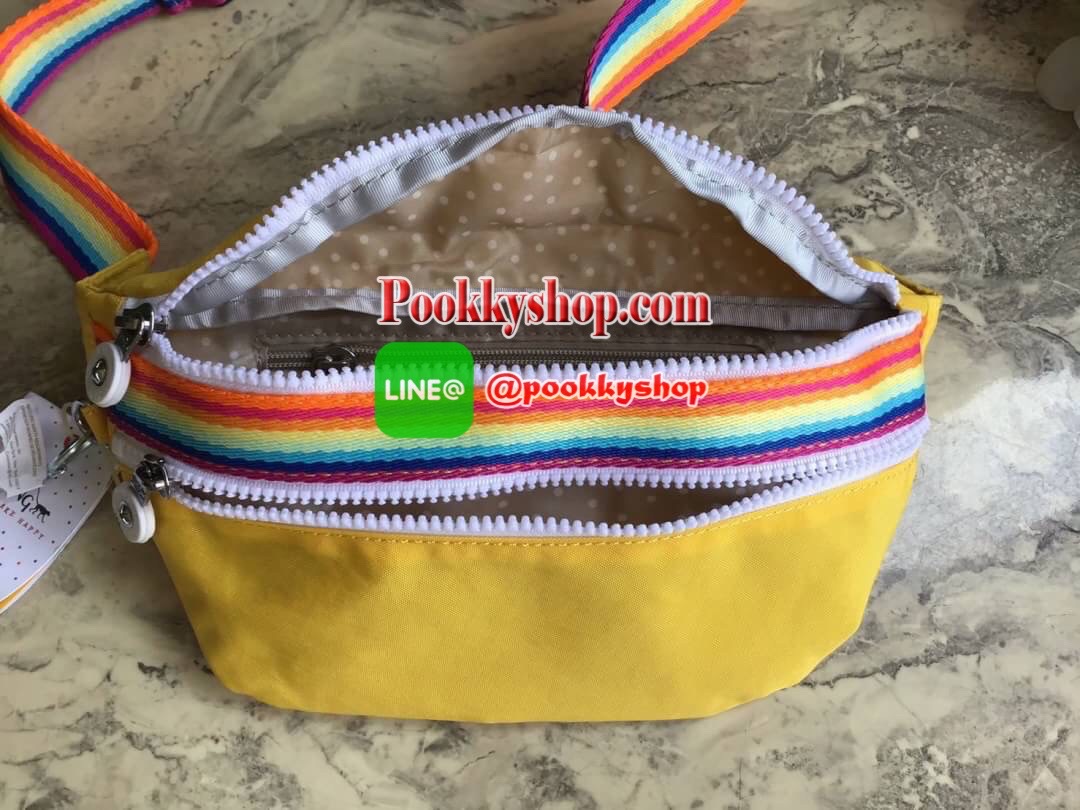 กระเป๋าคาดอกหรือคาดเอว KIPLING YASEMINA Fanny Pack วัสดุด้านนอก Nylon +polyester วัสดุกันน้ำ ด้านหน้ามี 2 ช่องใช้งาน แยกเป็นสัดส่วน ใส่มือถือได้ กระเป๋าเงินใบยาว พร้อมสายคล้องพวงกุญแจ และ พวงกุญแจลิงสัญลักษณ์แบรนด์ สายสะพายเลื่อนปรับความยาวได้ สีสันสดใส น