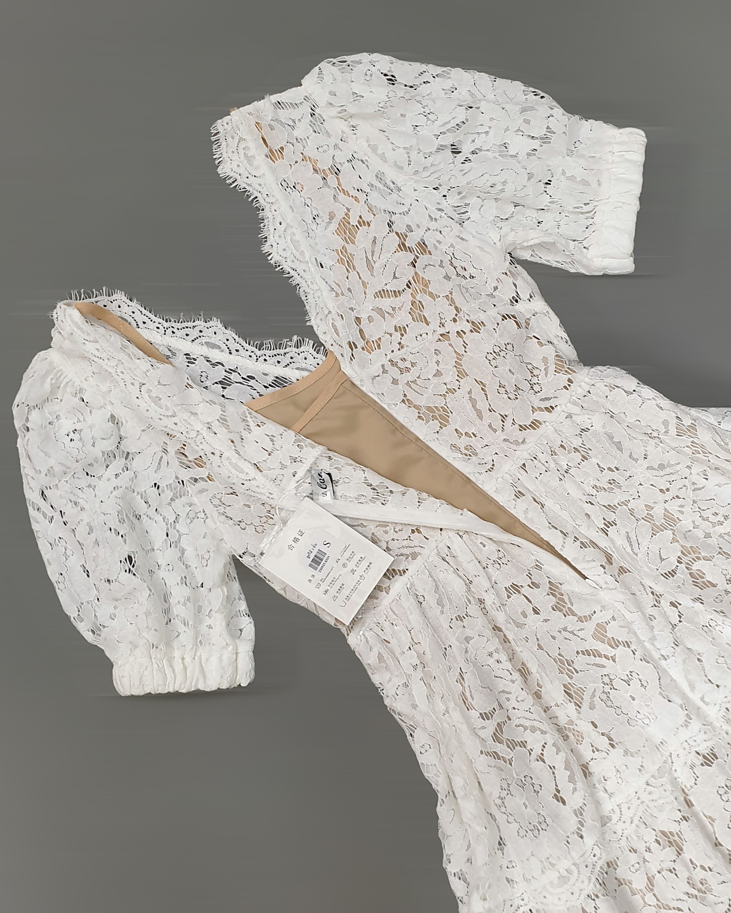 เดรสแฟชั่น เดรสเสื้อคอวีแขนตุ๊กตา กระโปรงต่อ3ชั้นรูดระบาย