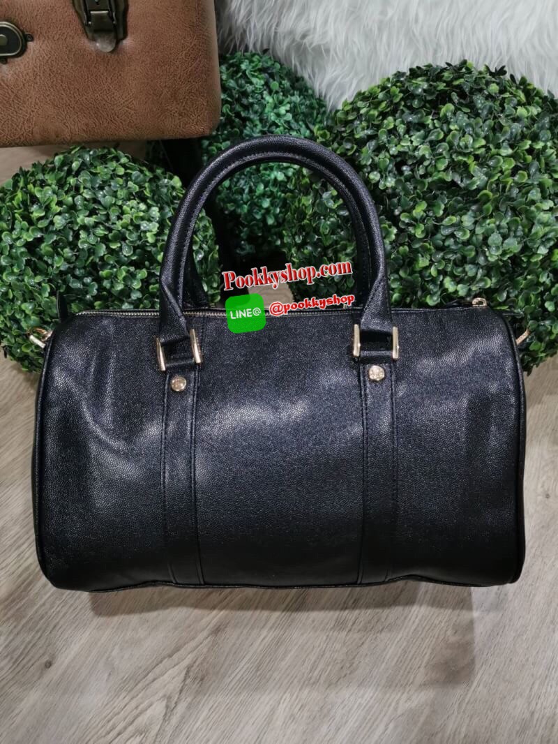 NEW! CHANEL CAVIAR LARGE HANDBAG VIP GIFT WITH PURVHASE กระเป๋าเดินทางใบใหญ่รุ่น Limited Edition - GWP พรีเมี่ยมกิ๊ฟของเเท้จาก Chanel Counter หนังคาเวียร์เนื้อหนาสีดำขึ้นลายสวยหรูอยู่ทรง ด้านหน้ามีโลโก้แบรนด์ เปิดปิดด้วยซิปสะดวกใช้ ประดับTAG โลโก้แบรนด์อะ