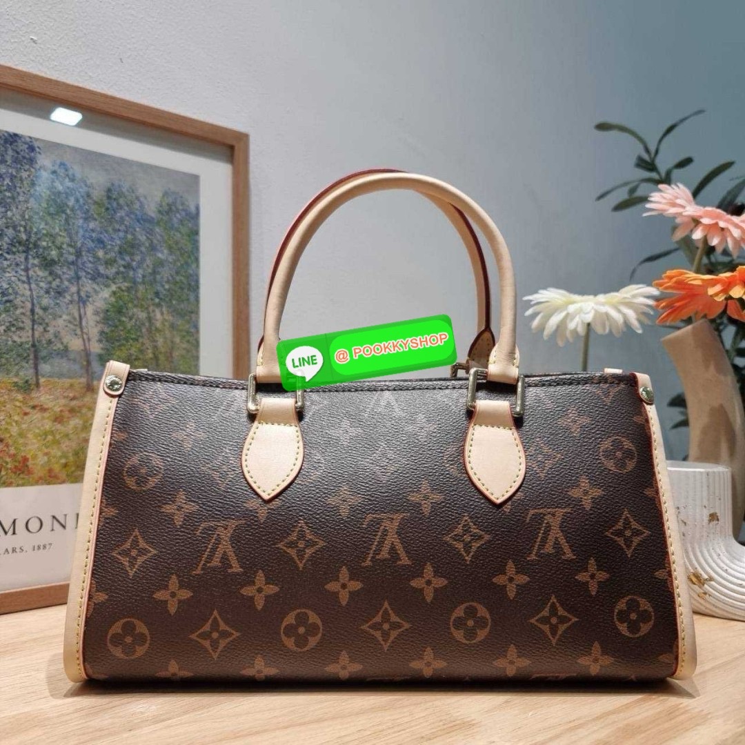 LV popincourt handle bag 🔆 Details ไอเท็มสุดคลาสสิคหายาก กระเป๋าถือดีไซน์หรู ด้วยความเป็นโมโนแกรมเอกลักษณ์ สวยดูแพง ขนาดกำลังสวย ทำให้ถือไปไหนมาไหนได้คล่องตัว