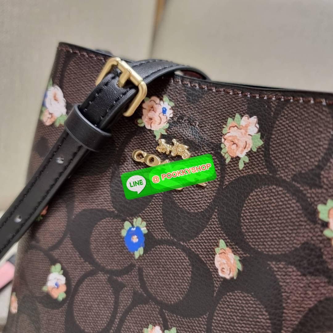 COACH 7267 MINI TOWN BUCKET BAG WITH BUFFALO PLAID PRINT คอลเลคชั่นใหม่ล่าสุด!! น้องสาวคนสวยมาแล้วจ้า สีแดงโดดเด่นต้อนรับเทศกาลคริสต์มาส 🎅🎄 กระเป๋าบัคเก็ต ไซส์มินิ ใบจริงน่ารักม้าก!! น่าใช้แบบที่สุด วัสดุหนังแคนวาสเคลือบลาย สวยคม เปิด-ปิดด