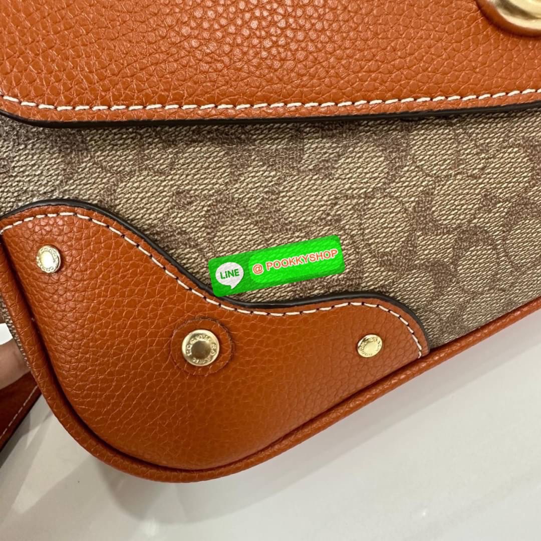 COACH MILLIE SHUOLDER BAG (COACH CE639) กระเป๋าคล้องไหล่และสะพายข้าง วันดุแคนวาส+หนังแท้ เปิด-ปิดกระเป๋าแบบหมุนล็อค ภายในใส่กระเป๋าเงินใบยาว ของจำเป็นอื่นๆได้ มีช่องซิปให้ใส่ของจุกจิก ด้านหลังกระเป๋ามีช่องซิปอีก1ช่อง สายถอดได้ทั้ง2สาย