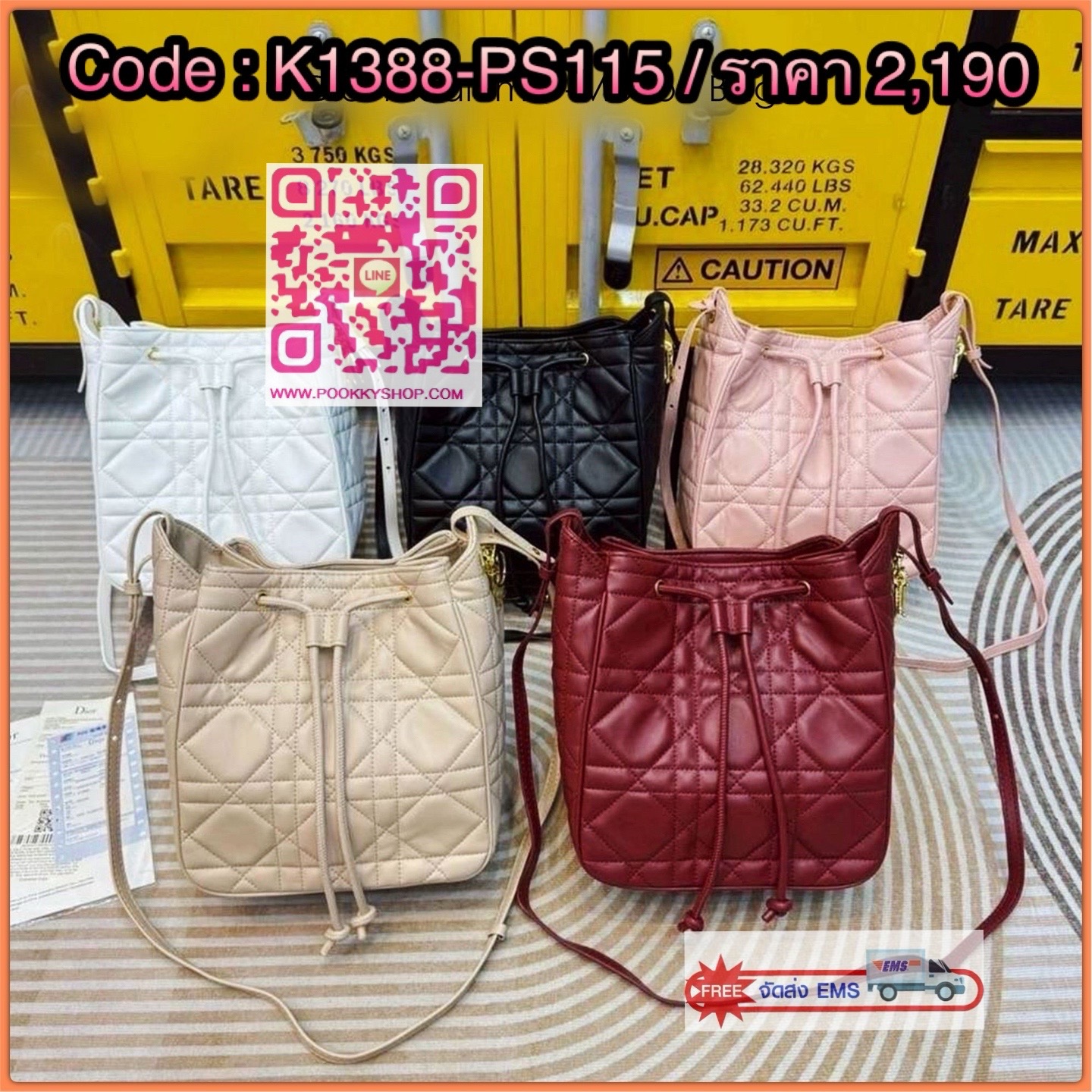 พร้อมส่ง | Dior Medium D-Motion Bag กระเป๋าสะพายทรงบัคเก็ต โดดเด่นด้วยดีไซน์ทรงถังทันสมัยเรียบง่ายใช้งานได้จริง เย็บตะเข็บแบบ Macrocannage นุ่มนวล มาพร้อมเชือกผูกรูดเปิดปิด ภายในโล่งกว้าง จุของได้เยอะ น่ารักน่าใช้มากค่ะ