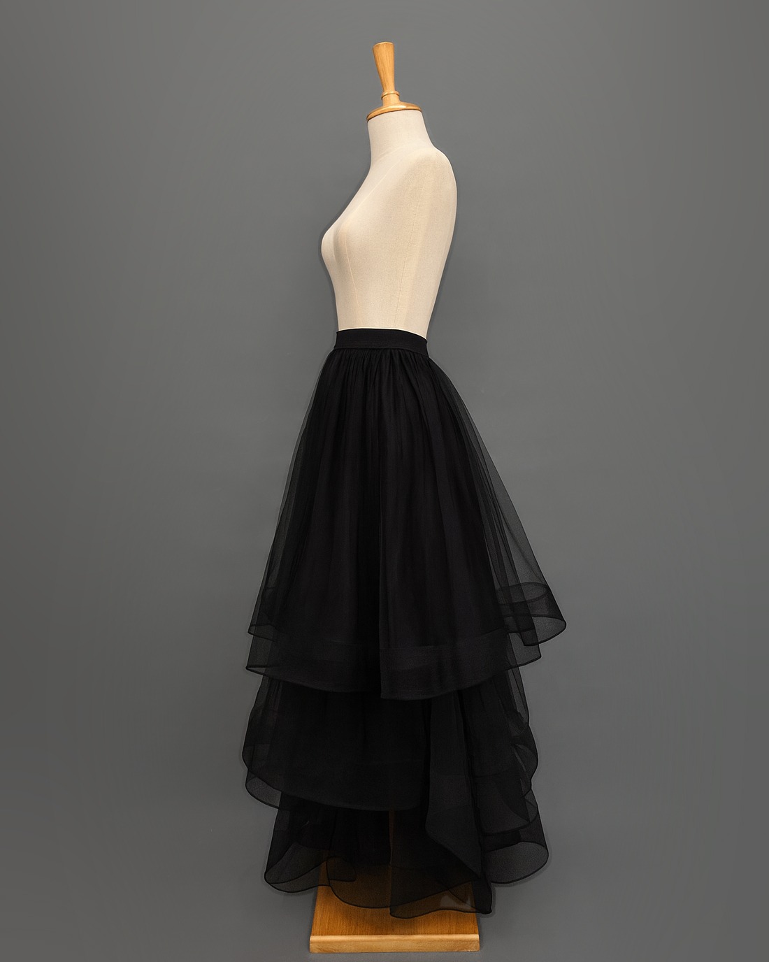 กระโปรงแฟชั่น กระโปรงยาว ดีเทลผ้าระบายวงกลมซ้อนกัน 3 ชั้น