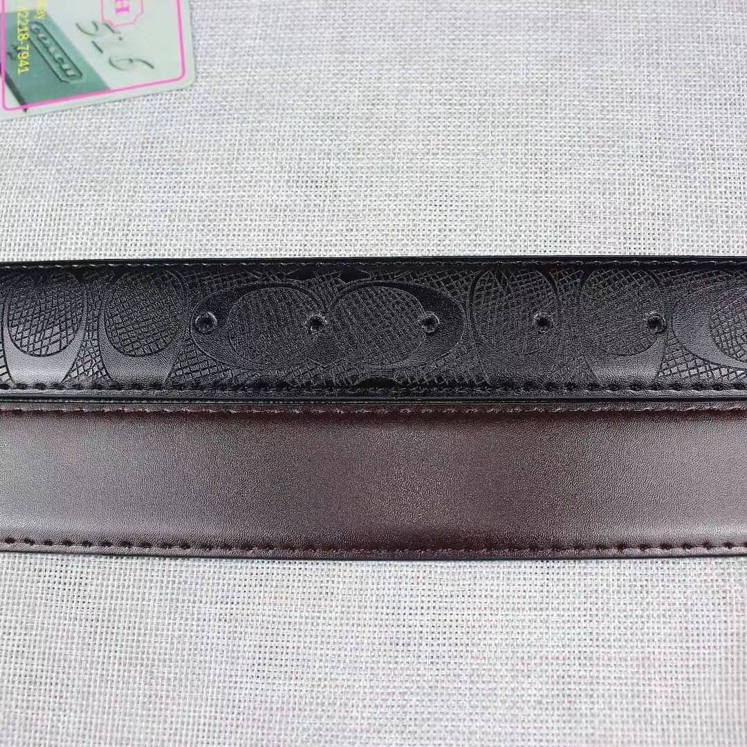 Set เข็มขัด coach 2 หัว ใส่แบบเจาะรูเข็มขัด สายลายC นูนสลับกับด้านเรียบ สลับใช้ได้ 2 ด้าน ทั้งยังสามารถเจาะรูเพิ่มได้ รุ่นนี้มาพร้อมป้ายแท็กแบรนด์ หัวเข็มขัดใส่ได้ง่าย ถอดได้ไม่ยาก ซื้อเป็นของขวัญของฝาก ดูดีมากๆเลยนะคะ