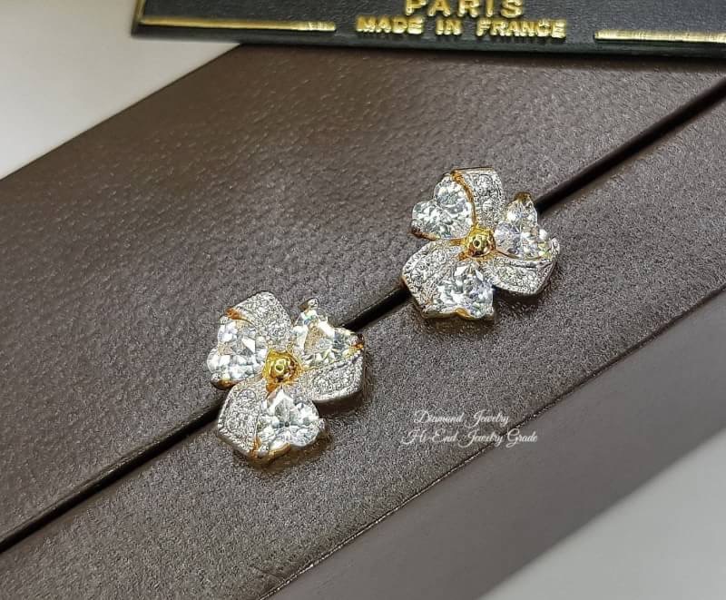 New Arrival !!!!!!!! ต่างหูเพชรสวิสแท้ ดีไซน์กังหันตกแต่งด้วยเพชรรูปหัวใจ ทรงสวยน่ารักกก สวยเริ่ดดมว้ากกก เพชรวิ้งที่สุดในสามโลกคะ เพชรเด้งไฟมากๆ ใส่ออกมาทรงสวยน่ารักมากๆค่ะ ใส่เป็น everyday look ได้เลยจ้า