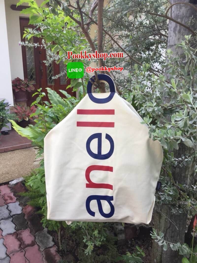 New Arrival!! Anello Cotton Canvas 2WAY Tote Bag คอลเลคชั่นล่าสุด สวยเก๋กับลูกเล่นของโลโก้แบรนด์ที่มีตัวOอักษรสุดท้ายเป็นหูจับ สีลโก้ดูโดดเด่น วัสดุผ้าคอตตอนแคนวาส เปิดปิดด้วยกระดุมแม่เหล็ก ภายในกว้างและลึก มี1ช่องซิปเก็บของสำคัญ สายสะพายปรับความยาวได้ฟรี