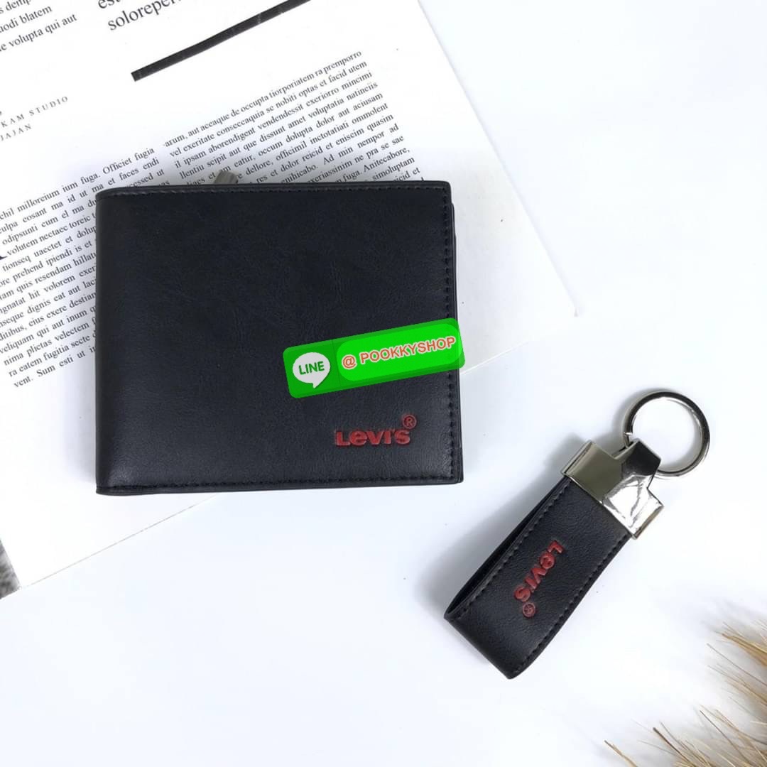 Levi's Leather Wallet with Key Fob Set กระเป๋าสตางค์ใบสั้น Set สุดคุ้มมอบให้เป็นของขวัญหรือใช้เองก็แนะนำค่ะ