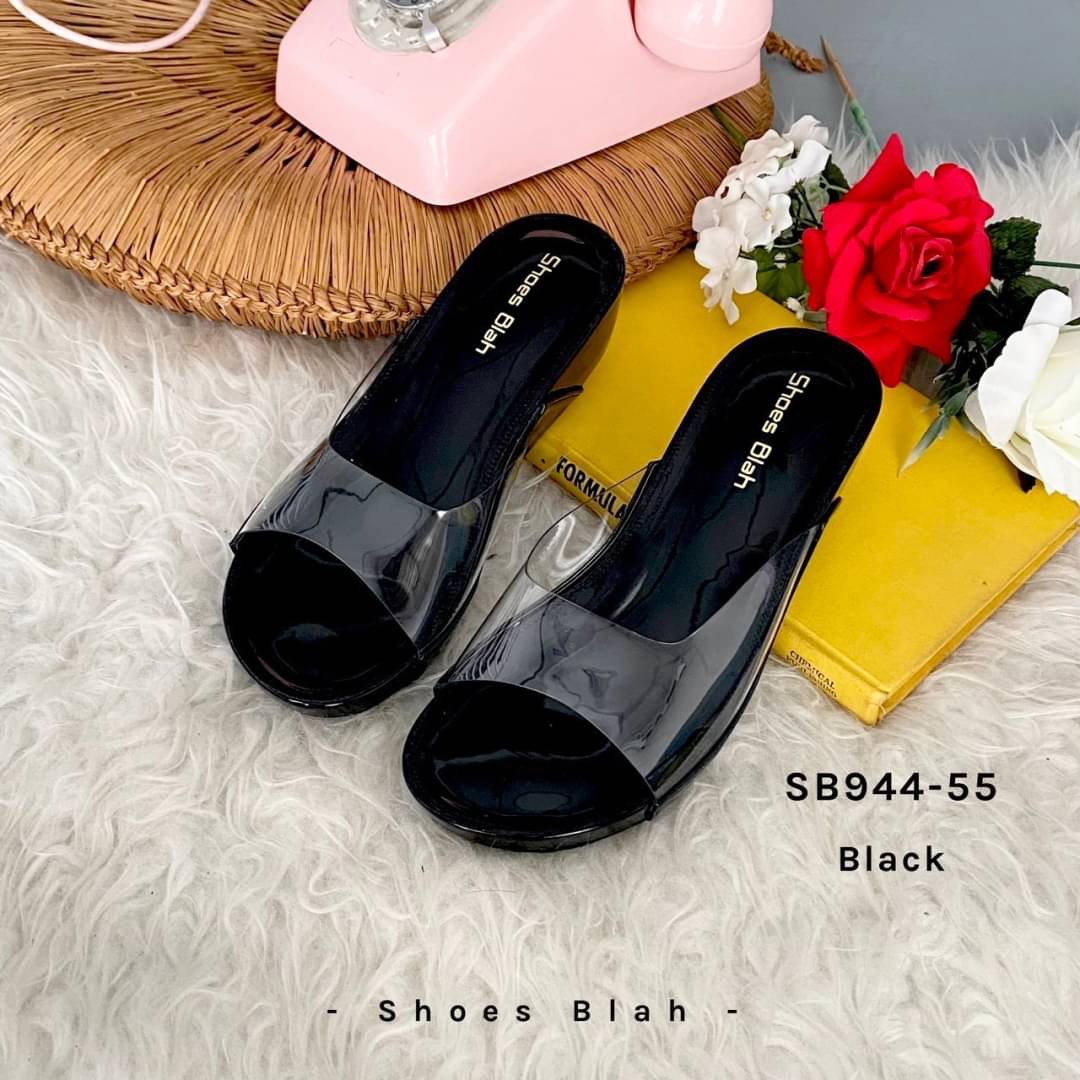 รุ่นท็อปฮิต สินค้าเข้าเพิ่มแล้วนะคะ ใครรออยู่รีบสั่งเลยจ้า รองเท้าทรงสวม วัสดุพลาสติกใสอย่างดี ไม่บาดเท้า ใส่แล้วเท้าเรียวสวย โชว์ผิวเท้า ขับผิวเท้าแลดูเงางาม พื้นนิ่ม ใส่สบายเท้า(สินค้าถ่ายจากงานจริงคะ) สูง 2 นิ้ว