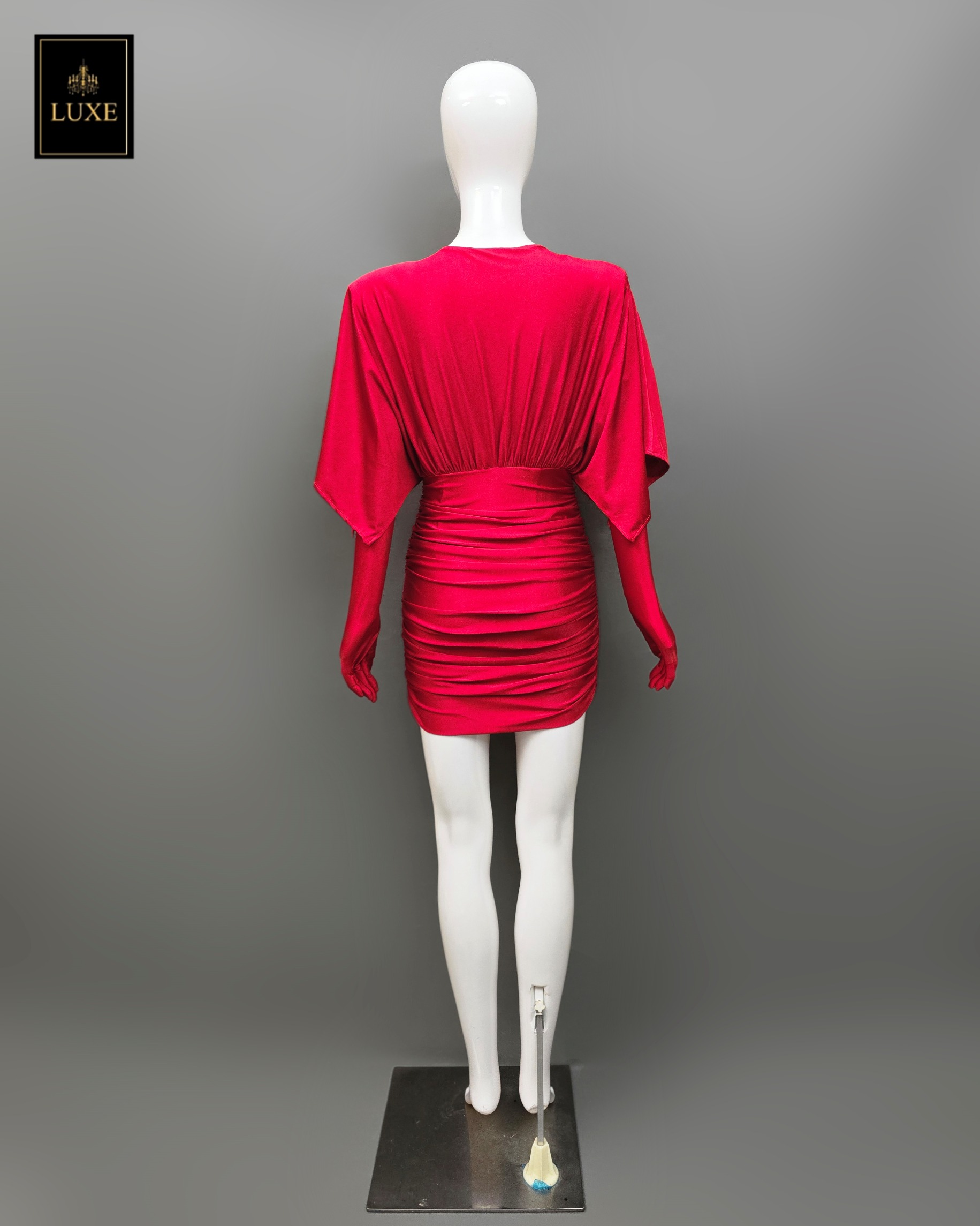 เดรสแฟชั่น เดรสกระโปรงเข้ารูป เสื้อคอวีแขนในตัว มาพร้อมถุงมือยาว