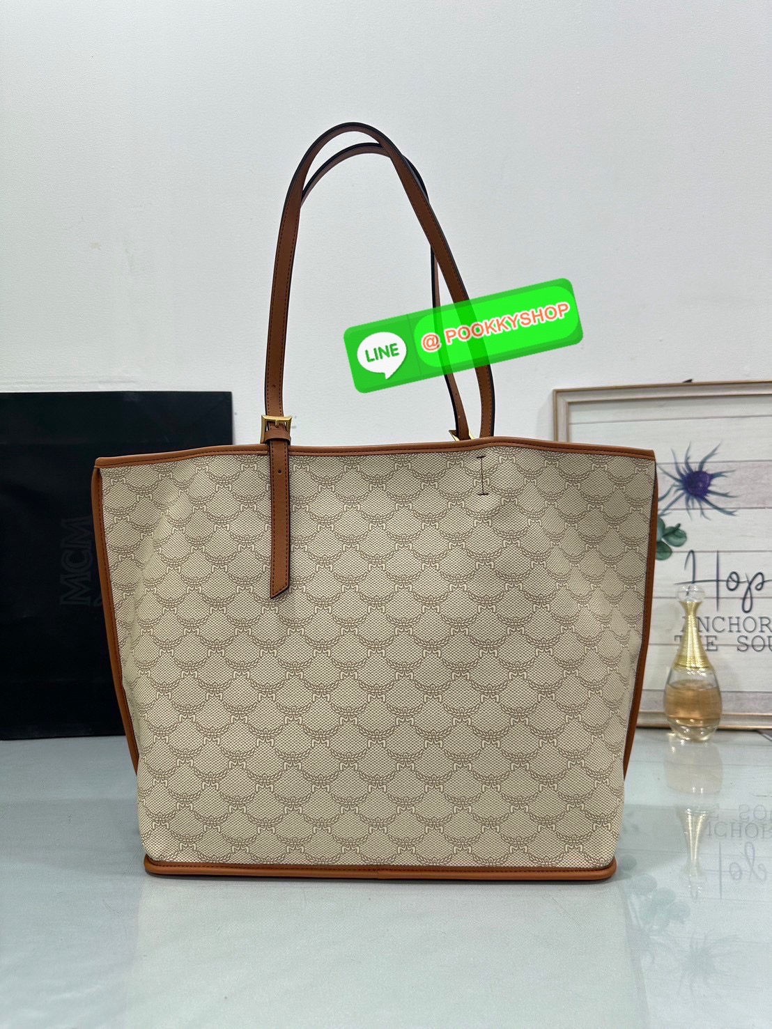 MCM Himmel Shopper in Lauretos • กระเป๋าช้อปเปอร์รุ่นHimmel Shopper • วัสดุ Lauretos Monogram Canvas ลายตัว M + ใบลอเรล เอกลักษณ์ใหม่ของ MCM