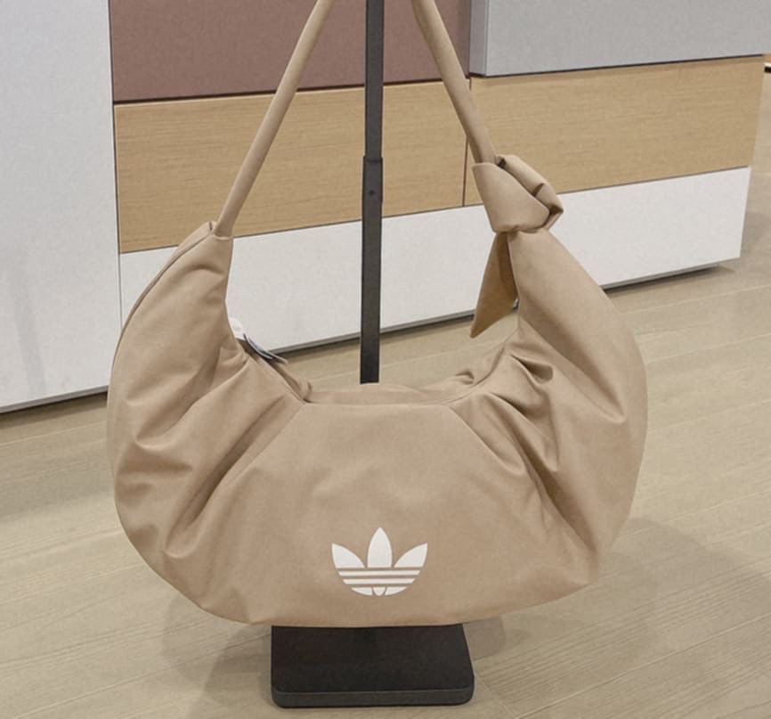 Adidas งาน 1:1 ทรงครัวซอง งานเป๊ะมาก เนื้อผ้าอย่างดีกันน้ำกันฝุ่น