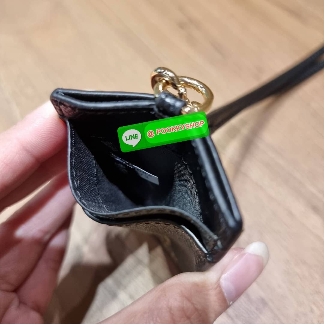 กระเป๋าใส่บัตรคล้องคอ Coach card holder ราคาพิเศษสุดๆ!!! ของหายาก!! ง่ายๆแบบไม่ธรรมดา!! คลาสสิคแต่มีดีเทลโดดเด่น!! กระเป๋าถนอมบัตร พร้อมสายคล้องคอ ดีไซน์ลวดลายสวย ดูดีทุกแบบ ใช้งานง่าย พกพาสะดวก จะใส่บัตรพนักงาน บัตรเครดิต บัตรปชช. ใบขับขี่ และบัตรอื่นๆที