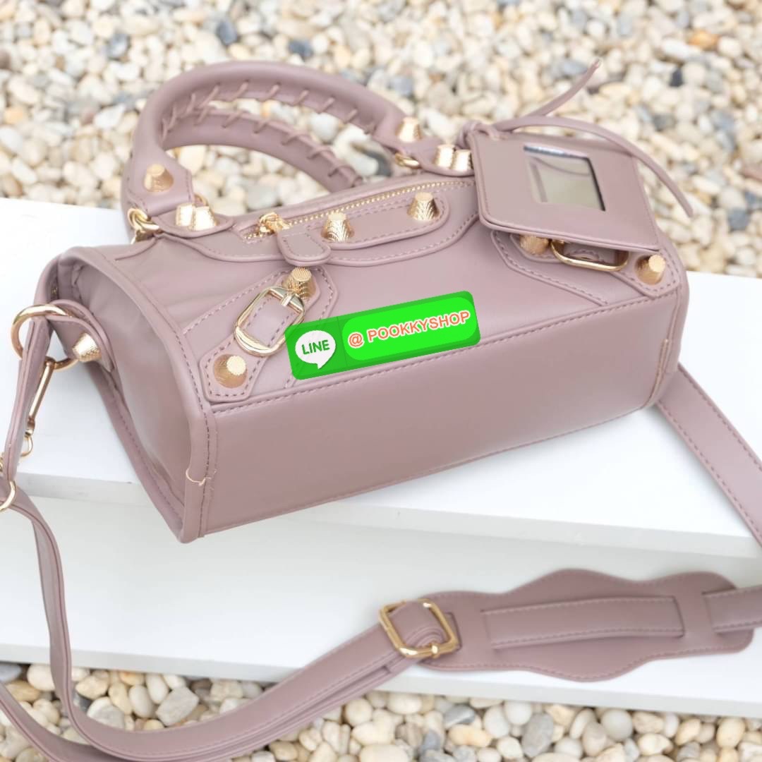 กระเป๋าคุณภาพจากแบรนด์ KEEP ทรงสวย ตอบโจทย์ทุกการใช้งาน รุ่น ‘ Ghaso ‘ > ร่นใหม่ หนัง Microfiber Nano เนื้อดี นิ่มมาก ทนทานกว่าเดิม >น้ำหนักเบา ใส่ของจุ >ถือสะพายเข้าง่ายกับทุกชุด