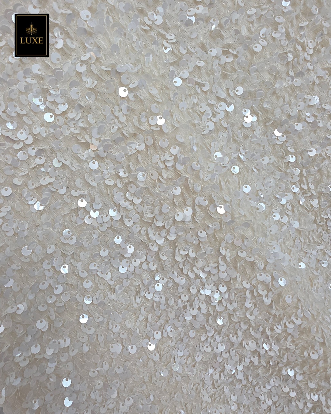 เดรสแฟชั่น เดรสเสื้อคอวีแขนกุด ทรงเข้ารูป