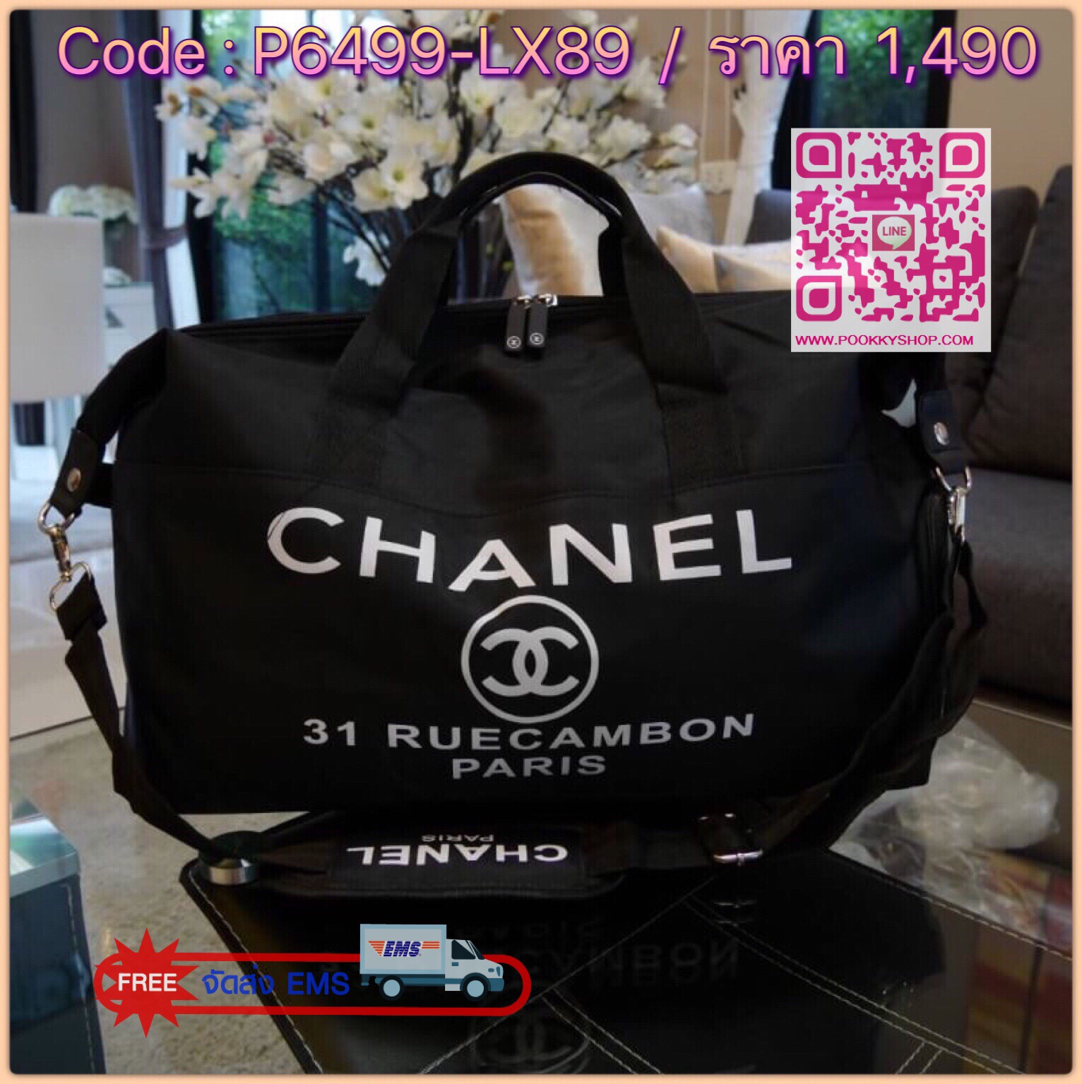 Must Have Now!!! กับ ไอเท็มที่ต้องมีติดตู้!! Chanel VIP Extra Large Tote/Duffle Bag กระเป๋าเดินทางแบบถือ ทรงยอดฮิต กันน้ำได้เต็มใบ 100% ด้านหน้าสกรีนโลโก้แบรนด์ เปิดปิดด้วยซิป ด้านในส่ของได้จุใจ มีช่องใส่ของเป็นสัดส่วน แถมมีช่องพิเศษใส่รองเท้าได้อีกด้วยคะ