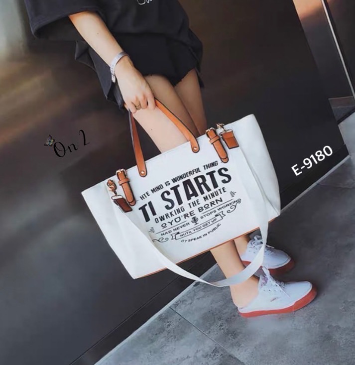 กระเป๋าสะพาย Shopping มาใหม่ หน้าพิมพ์ตัวอักษรภาษาอังกฤษ สายถือแต่งหนัง มาพร้อมสายสะพายยาว
