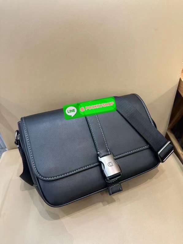 Coach League Messenger Bag PRODUCT DETAILS Smooth leather Inside multifunction pockets Speedclip closure, fabric lining Outside open pocket